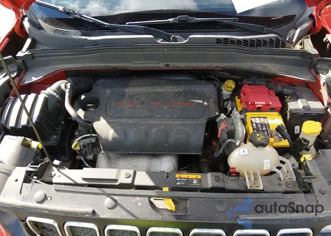 2019 Jeep Renegade Latitude 4X4 z USA, uszkodzony, nr VIN ZACNJBBB5KPK20824